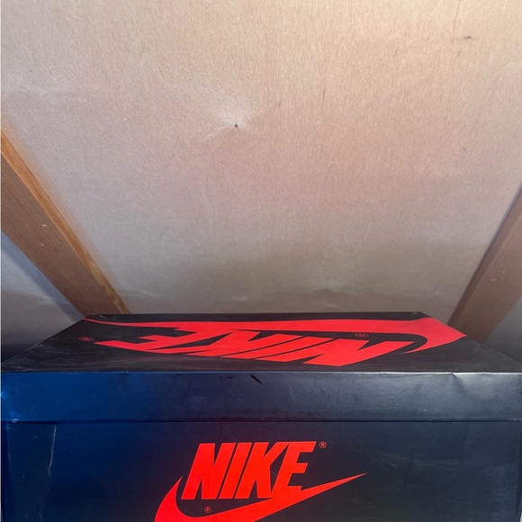 Nike Retro Court Purple Air Jordan 1 High Top Basketball Shoes - Picture 8 of 10